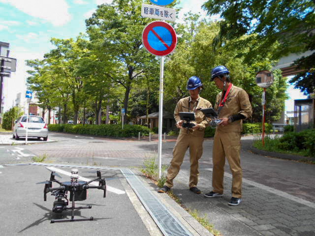 UAV（マルチコプター）を用いた建物の外壁、屋上の調査業務開始いたしました。