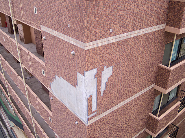 UAV（マルチコプター）を用いた建物の外壁、屋上の調査業務開始いたしました。