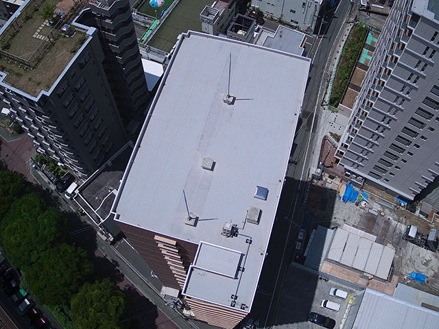 シート防水施工の屋上の可視光線画像